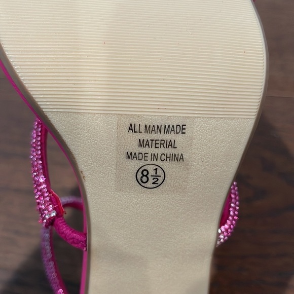 SODA Women’s Pink Sandals Size 8.5 - Picture 7 of 7